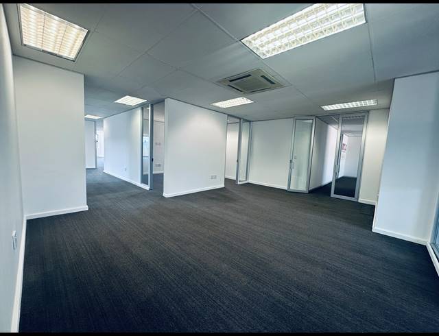 383.20M² OFFICE TO LET IN PAULSHOF